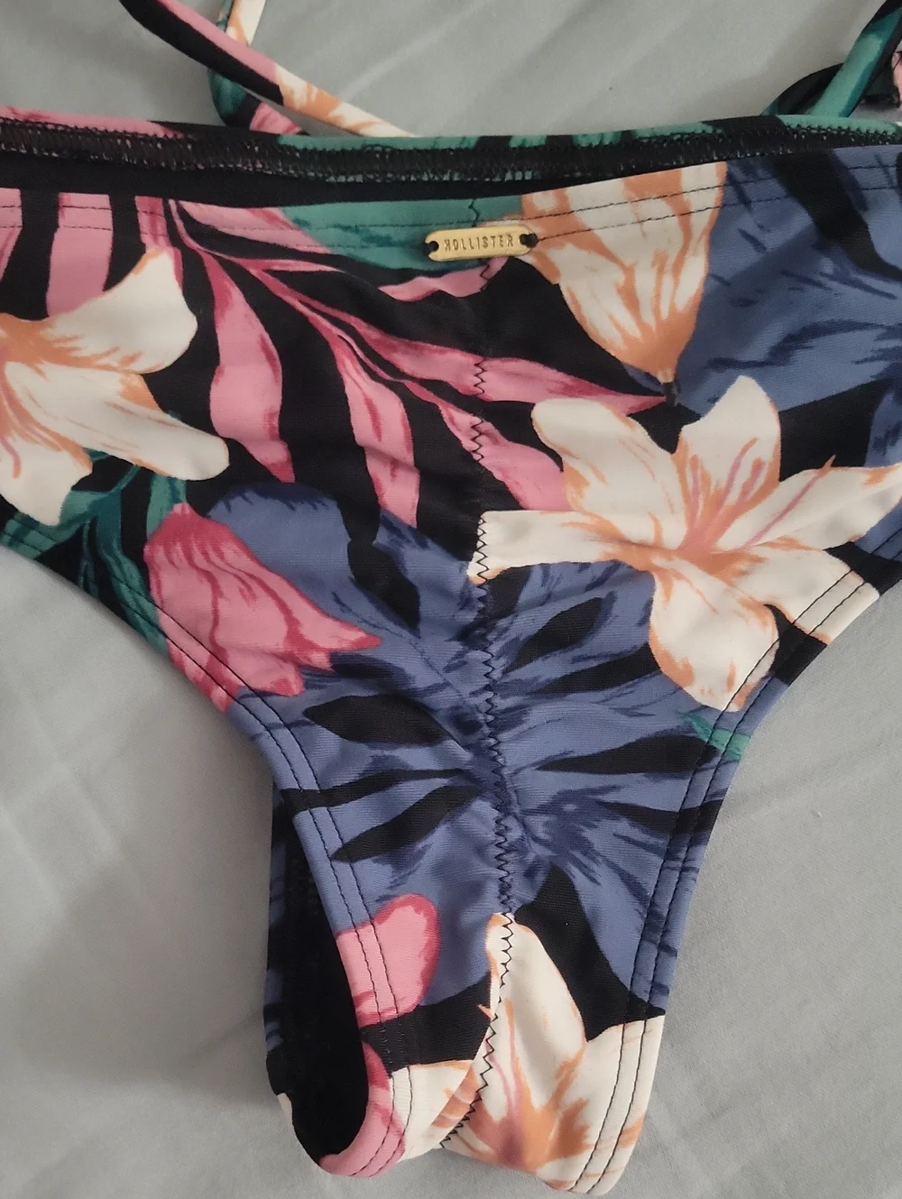 Hollister Tropical Print Bikini Top - Black, Green, Pink Size XS
